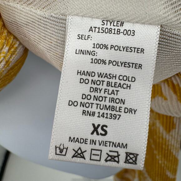 ASTR Yellow Mustard Paint Plisse Long Sleeve Surplice Wrap Top Womens XS V-Neck - Picture 9 of 10